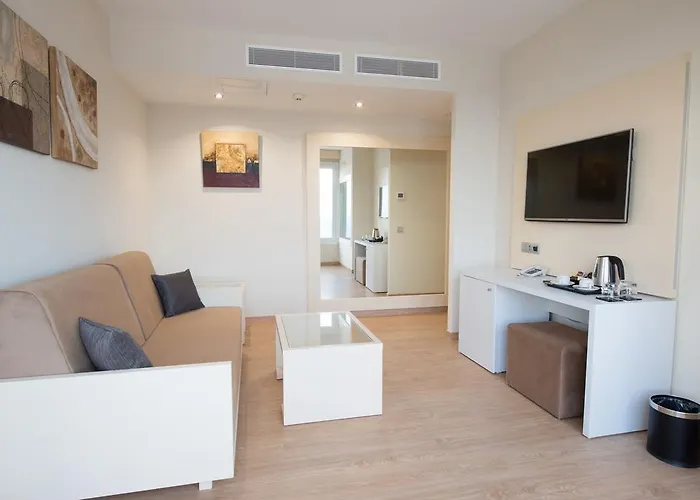 Отель Hl Suitehotel - Adults Only 4*