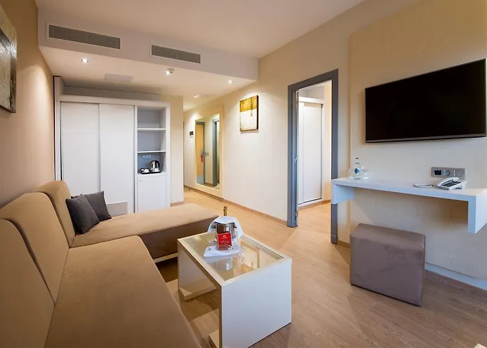 Отель Hl Suitehotel - Adults Only 4*